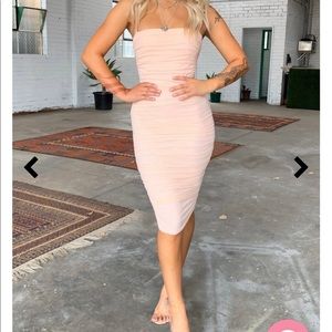 THATS SO FETCH ZENA MIDI DRESS - PEACH
